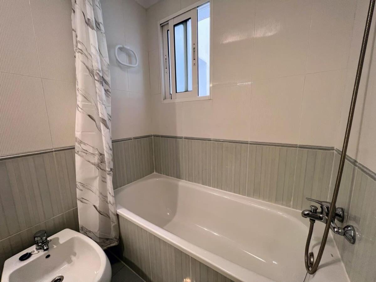 Welcoming Seafront Apartment Tv15 Torrevieja Esterno foto