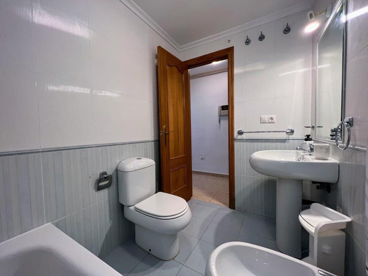 Welcoming Seafront Apartment Tv15 Torrevieja Esterno foto