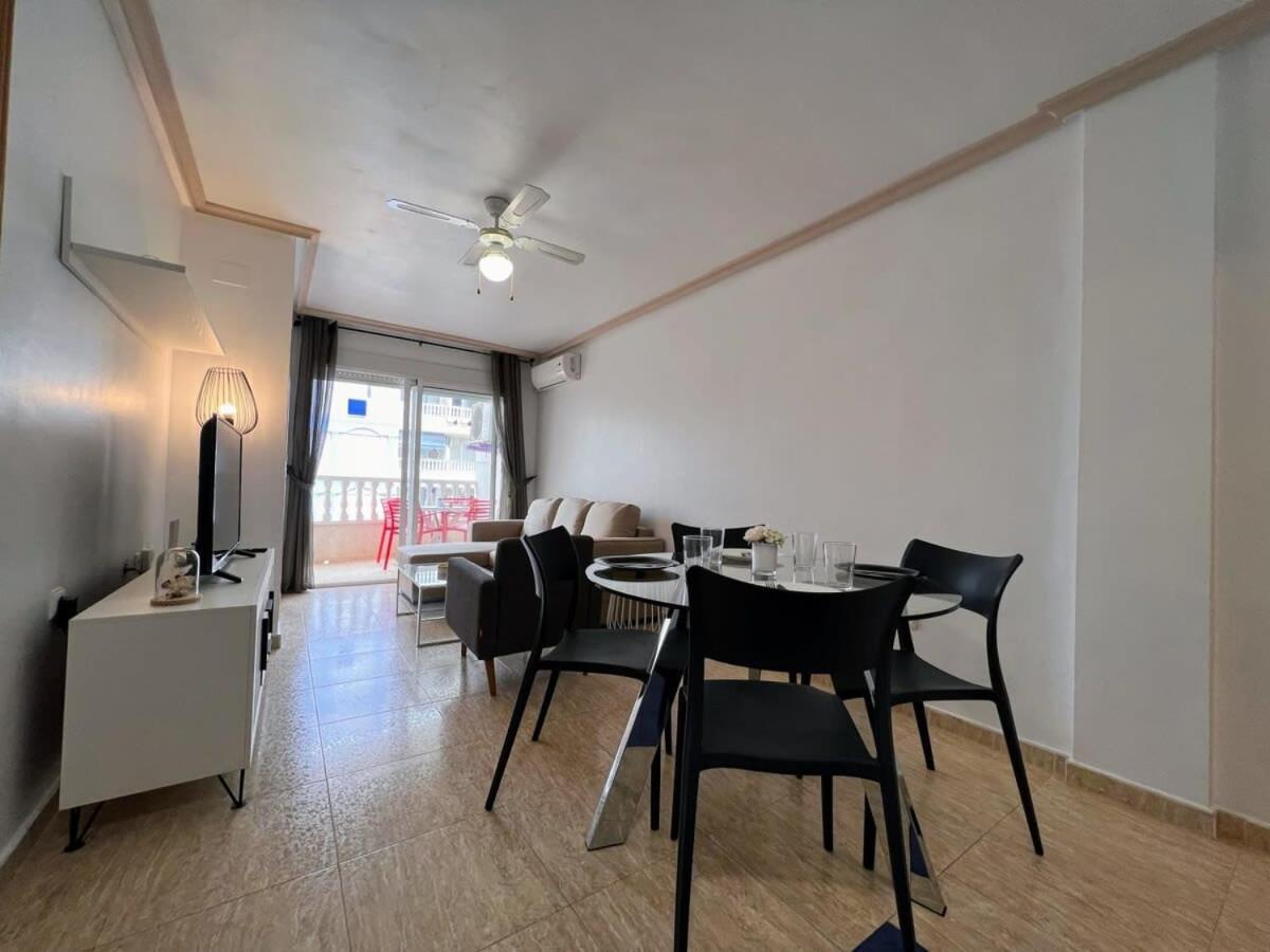 Welcoming Seafront Apartment Tv15 Torrevieja Esterno foto
