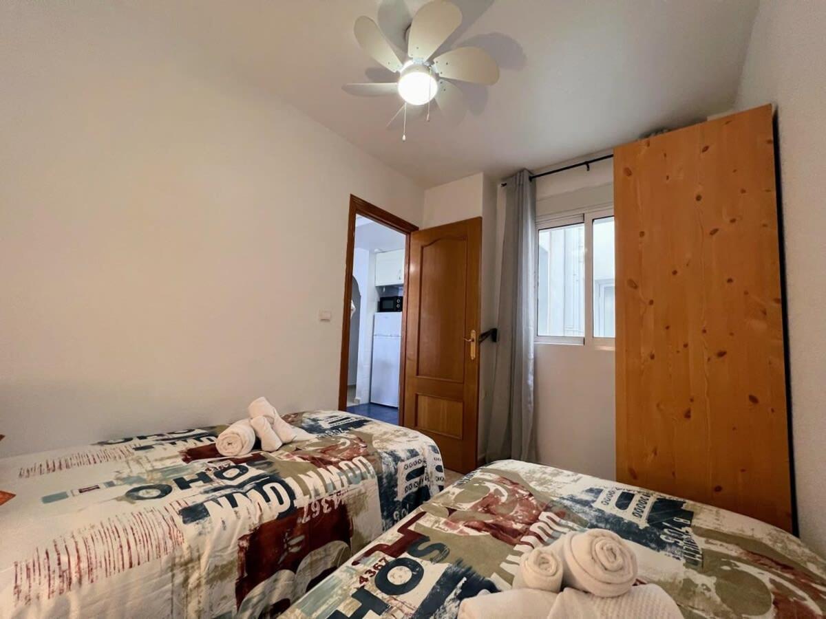 Welcoming Seafront Apartment Tv15 Torrevieja Esterno foto