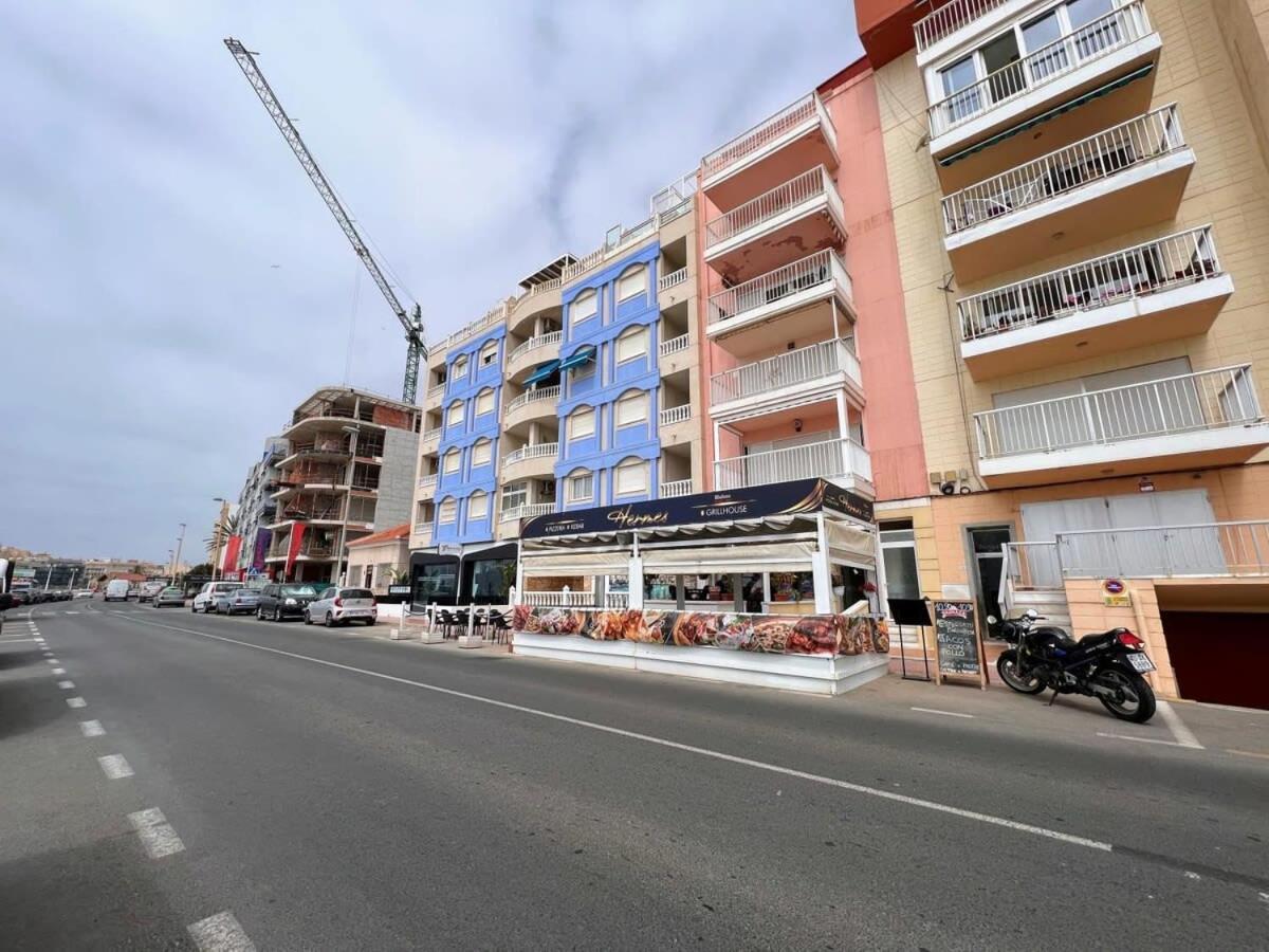 Welcoming Seafront Apartment Tv15 Torrevieja Esterno foto